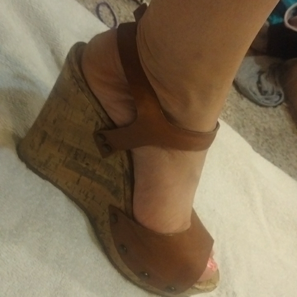 Shoes - Picture 3 of 10